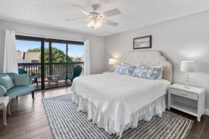 SaltyKiss l Ocean Views l Sleeps 5 Guests l 500ft to the beach