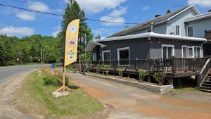 Auberge HALDER Private Country Lodge Vacation Rental Near Mont Tremblant, Laurentians