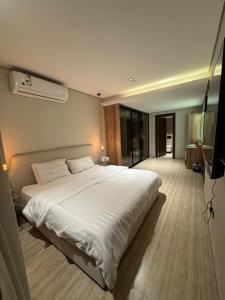 Luxury 3BR Apt with Outdoor Area - Self Check In