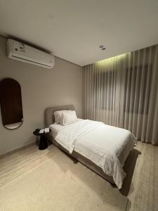 Luxury 3BR Apt with Outdoor Area - Self Check In