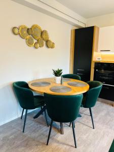 Transylvanian Sunny Apartment - Sleeping and Living Premium Experience