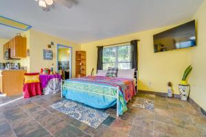 1 Mi to Historic Dtwn Sanford! Pet-Friendly Unit