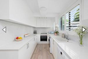 Freshwater Coastal Retreat 3BR Apartment