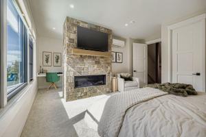 37 Alcove townhouse