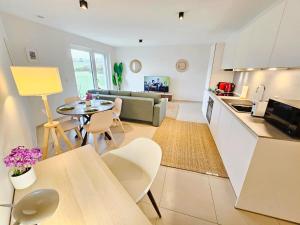 Warm&Bright 1BR Flat with terrace and parking