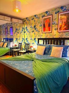 Latitude Chinatown Central Apartment