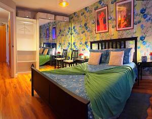 Latitude Chinatown Central Apartment