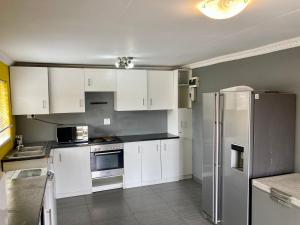 Unit 2 TraversHub Sleeps 6 Self-Catering Group Belhar, CT