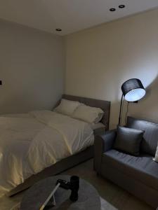 أستديو انيق وجميل الصحافه