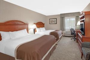 Queen Room with Two Queen Beds - Non-Smoking room in Baymont by Wyndham Jackson