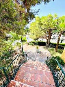 Casa Paraíso Blanco with Garden, Pool, Terrace & Sea View
