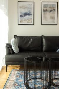 Modern Garden Apartment - 15min to center