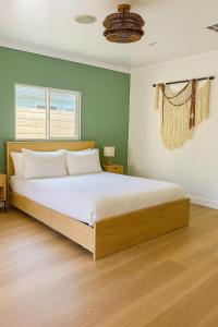 WeHo Pool Retreat - Holiday Ready