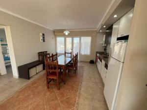 Complejo LA OMA, ubicado a 400 mts del mar con estacionamiento privado