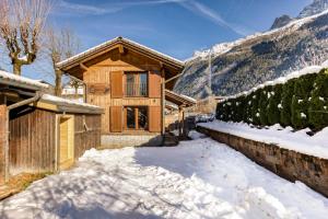 Chalet la Chouette - Intimate 2 bedroom demi-chalet ideally located
