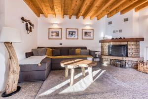 Chalet la Chouette - Intimate 2 bedroom demi-chalet ideally located