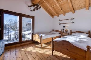 Chalet la Chouette - Intimate 2 bedroom demi-chalet ideally located