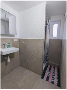 Rhein Apartments - Turquoise Studio