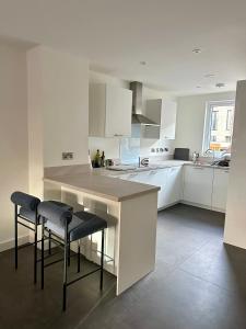 The Green Room - Fast Wi-Fi - New Built Modern House