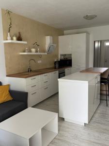 Sunny apartment on the lakes