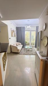 Luxury 1BR Apt with water canal & Marina View