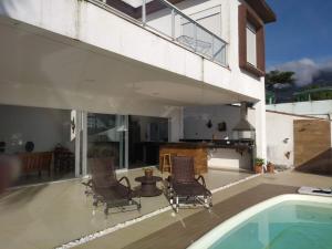 Large house with pool and beautiful ocean view