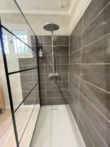 4 bedroom house and pool