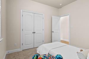 Spacious 3BR Getaway w Dedicated Office Sleeps 5