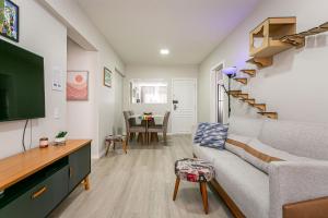 Apto Confortável Com Piscina no Itacorubi KR3259