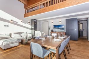FLORA ALPINA EXPERIENCE - "Ski-to-Door" Brand New Chalet Apartments with Indoor Garage and Mountain View