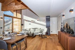 FLORA ALPINA EXPERIENCE - "Ski-to-Door" Brand New Chalet Apartments with Indoor Garage and Mountain View