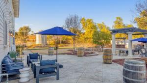 Expansive Wine Country Estate Pool Hot Tub Sleeps 20 Quiet Retreat