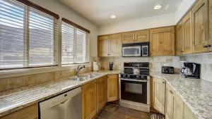 Resort Plaza 5065 by AvantStay Ski In Ski Out Home in Park City Mountain Resort