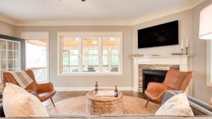 Sweetgum by AvantStay Black Mountain Retreat w Covered Deck