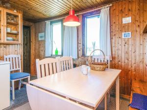 6 person holiday home in Henne-By Traum