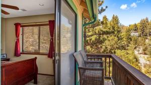 Beautifully Remodeled Kitchen Peaceful Mountain Views Sutter by AvantStay