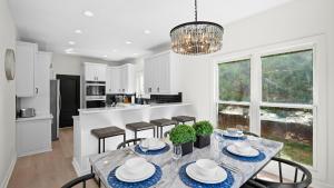 Knotty Pines by AvantStay Lake Views Renovated