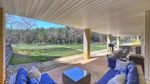 Knotty Pines by AvantStay Lake Views Renovated