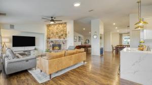 Le Grand Bleu by AvantStay Luxury Hilltop Estate