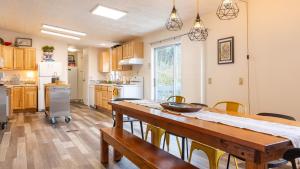 Sunny by the Sound by AvantStay Coastal Escape