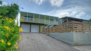 Sun Beach by AvantStay Private Pool Near Beach