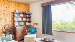 Cove Cottage by AvantStay Waterfront Views Spa