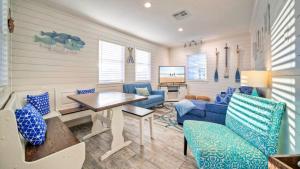 Dapper Dolphin by AvantStay Pool Game Room