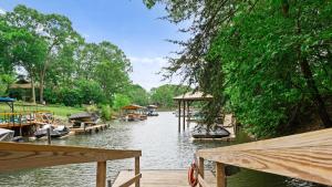 Making Waves by AvantStay Sleeps 20 Pool