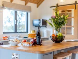 2 Bed in Moreton Eye 80510