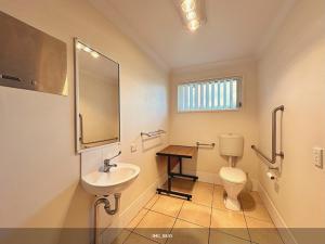 Neat 1BR - AC & Parking