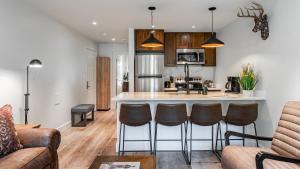 Etta Place 7 by AvantStay Ski In Ski Out Unit w Striking Views