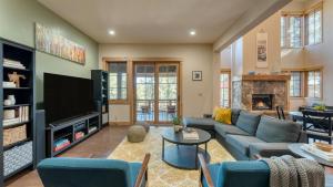 Grays Crossing by AvantStay Stunning 4BDR Cabin