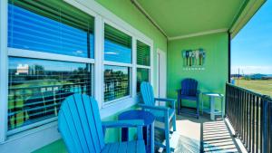 2BR Condo w Gulf Views 2 Pools Courts Blue Water Bliss by AvantStay