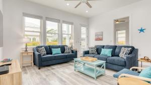 Flipper by AvantStay 18-Person Retreat w Pool